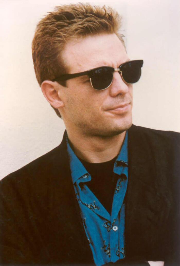 candid042
Keywords: all_mb_images