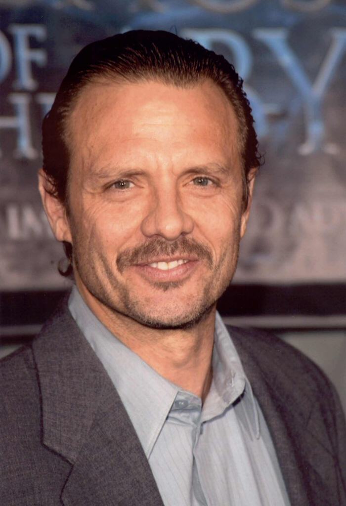 candid063
Keywords: all_mb_images