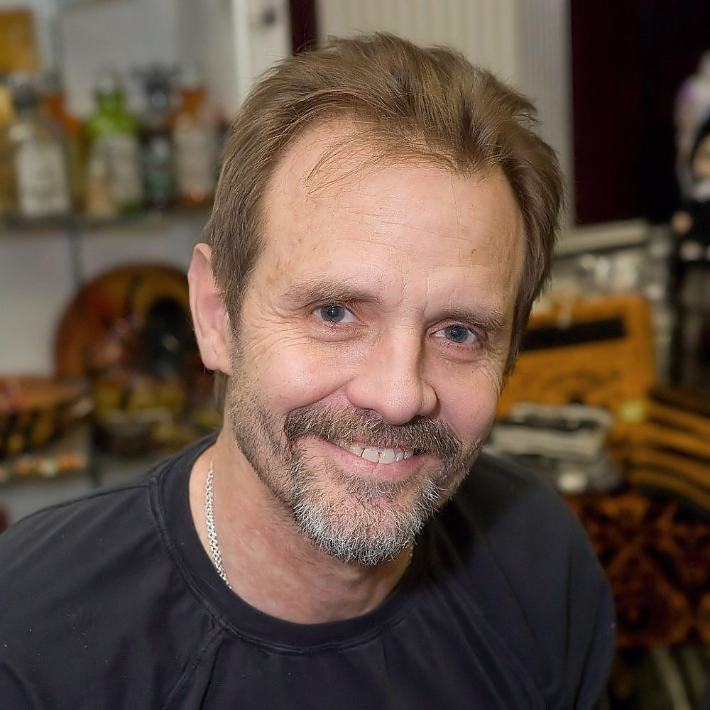 Michael Biehn
Keywords: all_mb_images